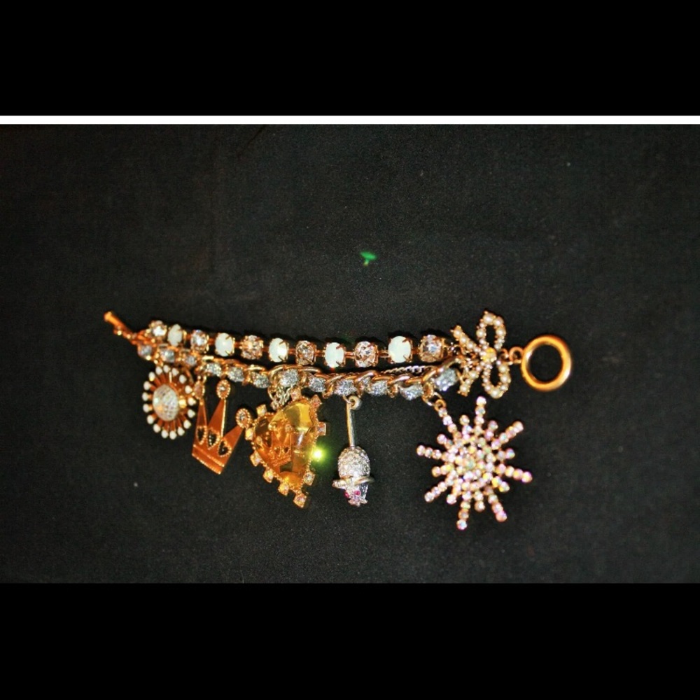 Betsey Johnson Ice Princess Charm Bracelet. - Picture 4 of 6